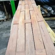 Restpartij Vlechtmat. Hardhout.  Hardhout 50*200 cm. Fijnbezaagd. lamellen 0.6*10 cm. regels 0.6*10 cm (Uitlopend) OW2018