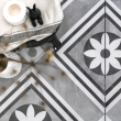 GeoCeramica 60x60x4 cm Concreet Flower Decorate