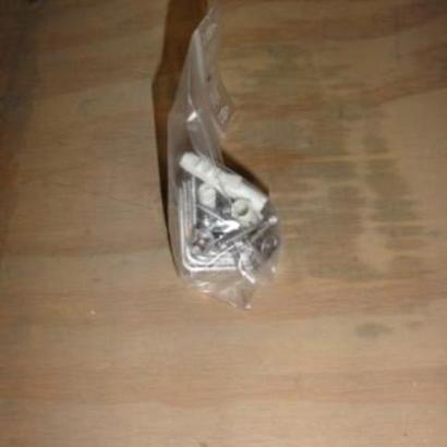 Unie Beslag met pluggen set-4 stuks